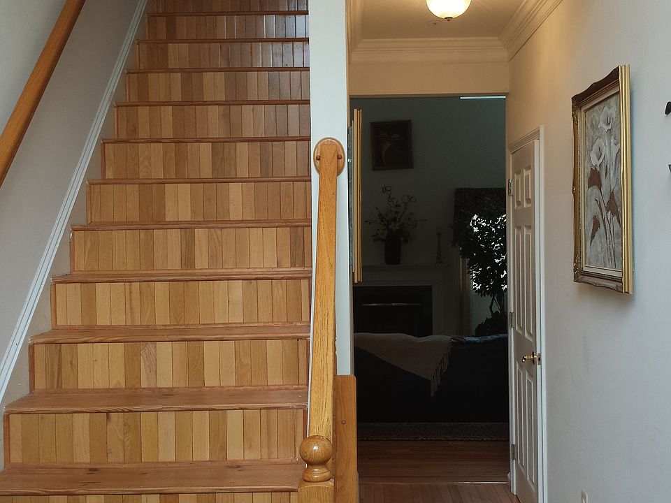 2nd image of 505 Swan Creek Rd E