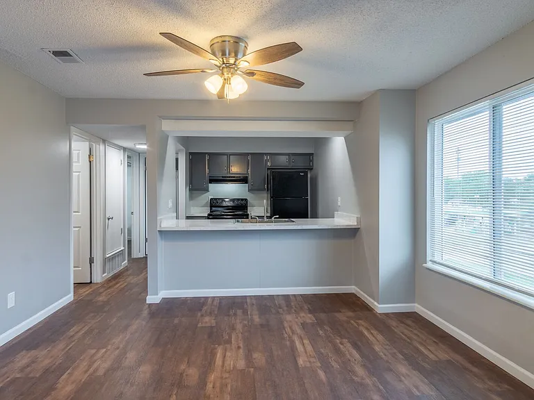 Northpark Apartments — Photo 14