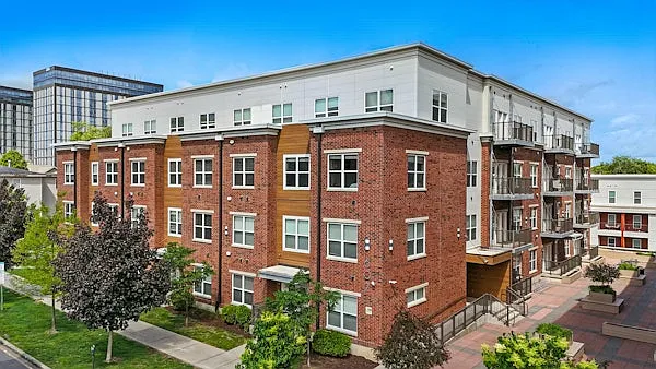 DPI602 - Dubuque Street Condos