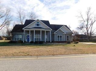 211 Candler Dr, Kathleen, GA 31047