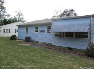 112 Chamberlain Ct, Toms River, NJ