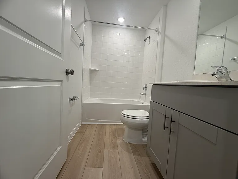 5465 San Pietro Dr — Photo 21