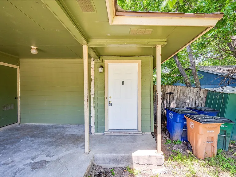 5208 Bogey Ct #B — Photo 31
