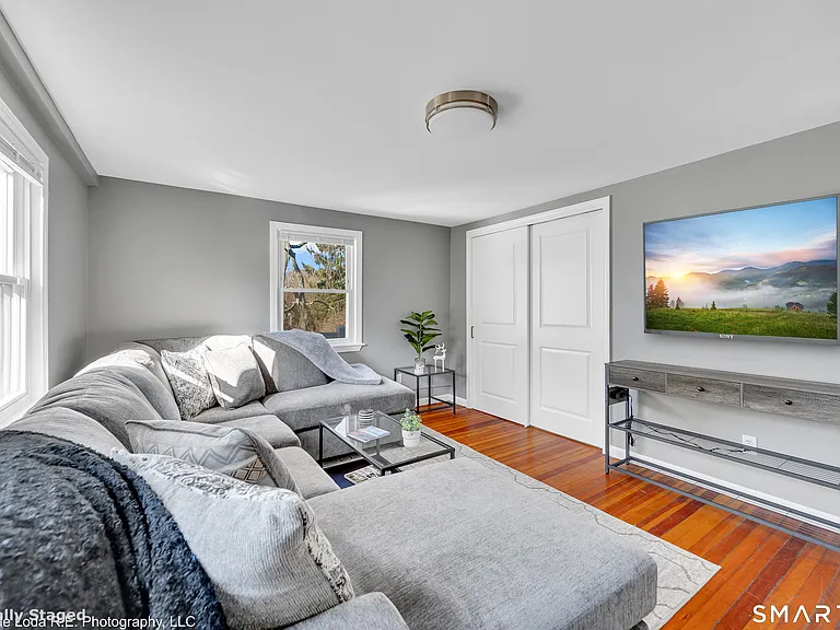 31 Monroe St #4 — Photo 4