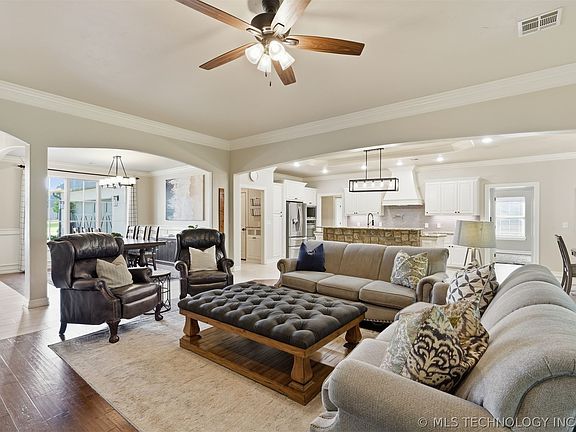 2nd image of 18940 E Twin Creeks Dr