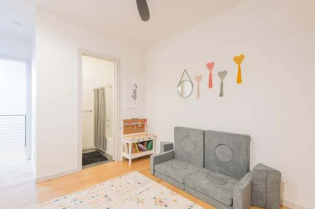 917 NW 8th St — Photo 33
