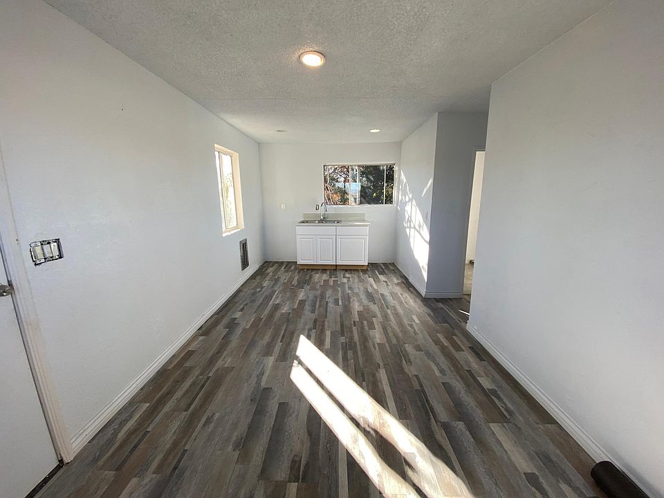 1st image of 9528 Beach St #1/3