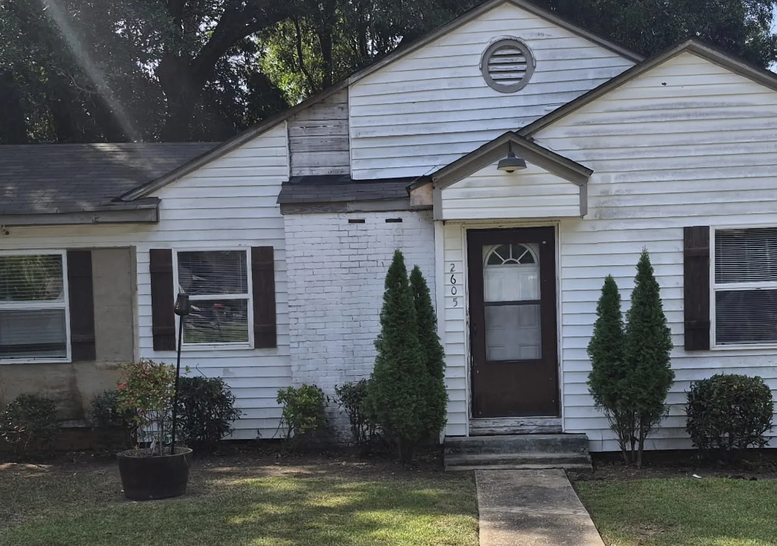 3 bed, 1200 sqft, $1,100 — Photo 1
