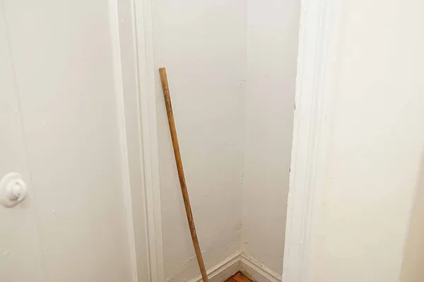 Rented by Norman Raindel, LREB | media 19