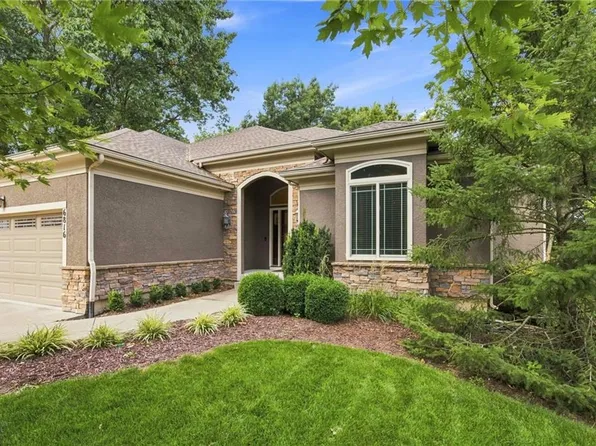 6816 Longview St, Shawnee, KS 66218