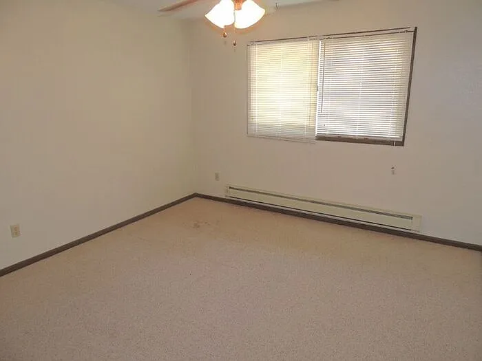 210 S Chestnut St #4 — Photo 6