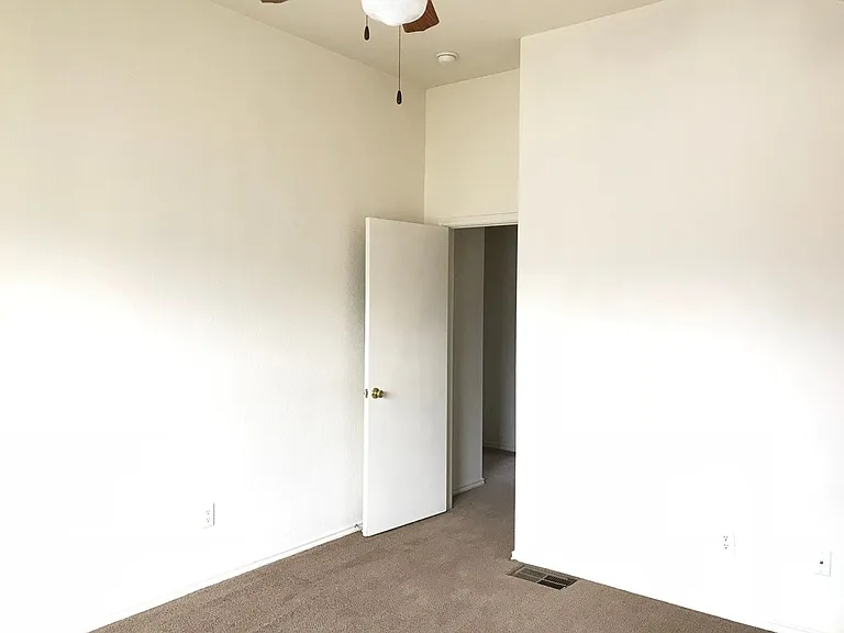 1905 Monte Carlo Ln — Photo 10