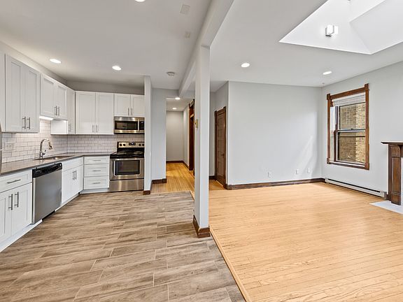 4th image of 915 Pleasant St APT 2R