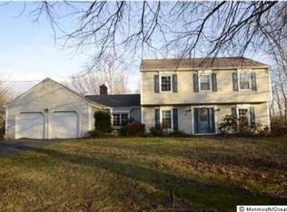 2 Charmer Ct, Middletown, NJ 07748