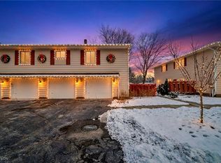 8729 Fox Rest Dr #624, Brecksville, OH 44141