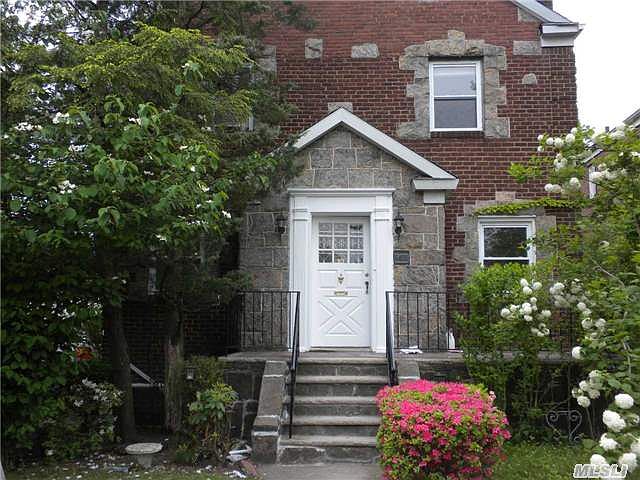 1st image of 6406 Asquith Cres #1