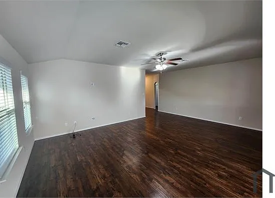 3217 Jackal Dr — Photo 4