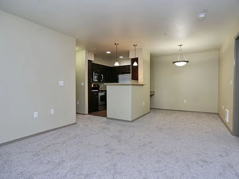 The Knolls at Inglewood Hill Apartments — Photo 9