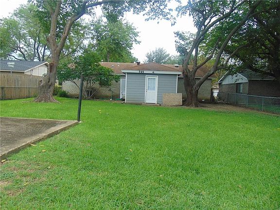 3rd image of 705 Shorecrest Dr