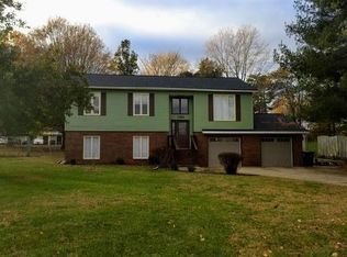 1164 Salem Lake Rd, Winston Salem, NC 27107