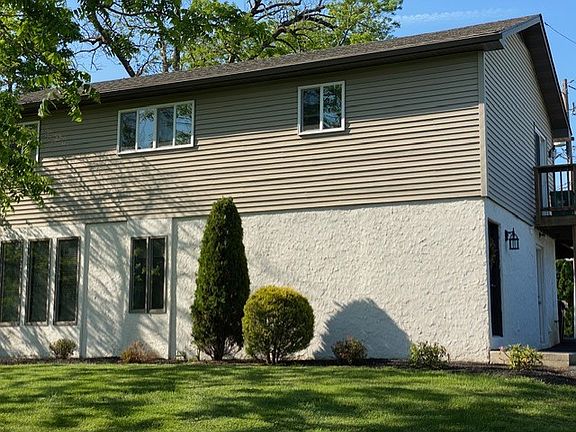 5th image of 118 Village Green Ln APT 1