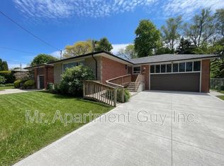 127 Palm Dr, Toronto, ON M3H2C2