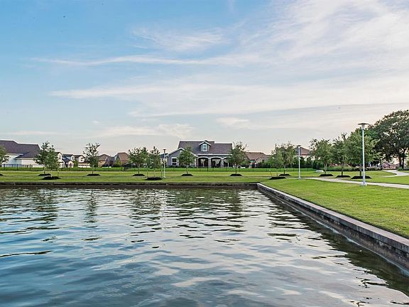 4th image of 10922 Crossview Lake Dr