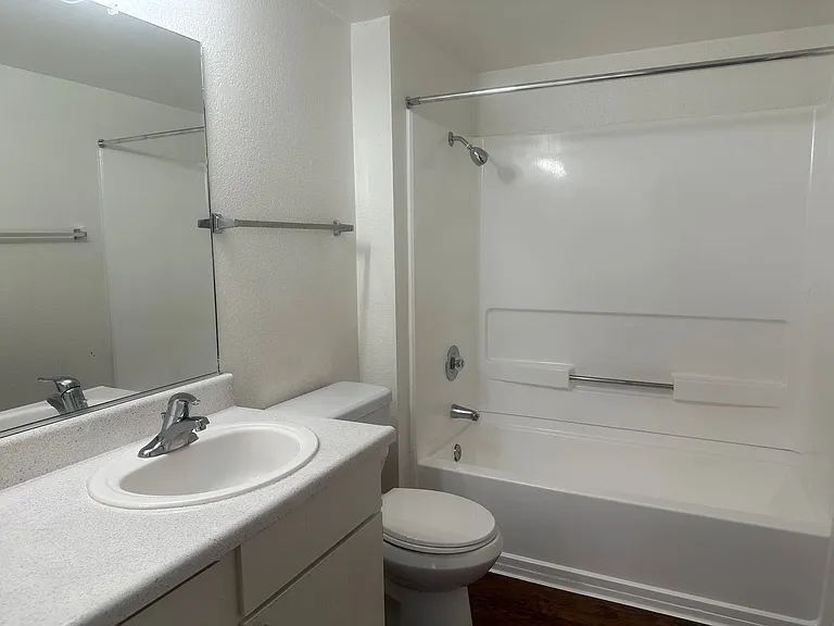 Corona Pointe Resort — Photo 203