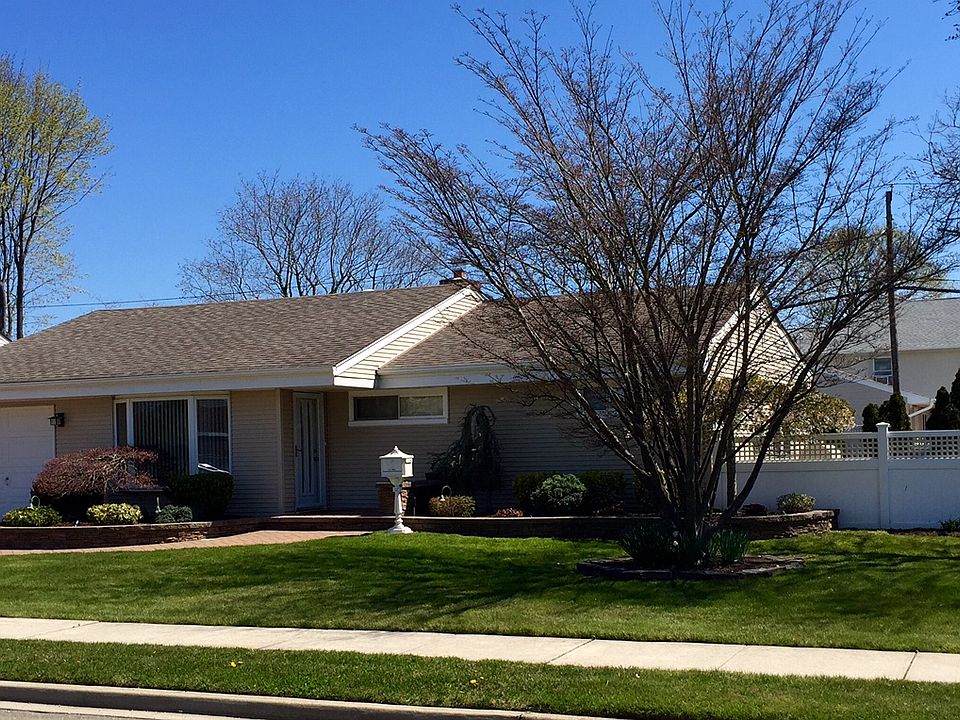1st image of 127 Pollok Pl