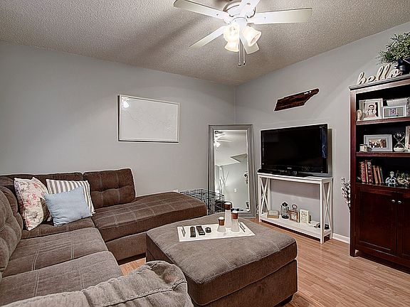 3rd image of 135 Towneview Estates Dr APT 4