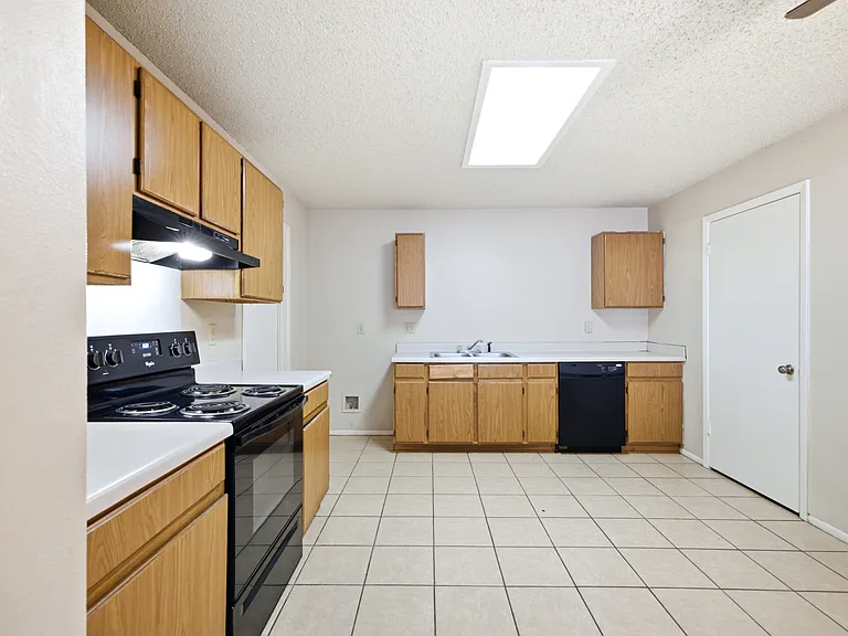 6826 Celes Meadow Dr — Photo 3