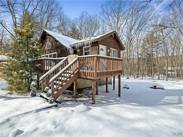 1274 Park Dr, East Stroudsburg, PA 18302