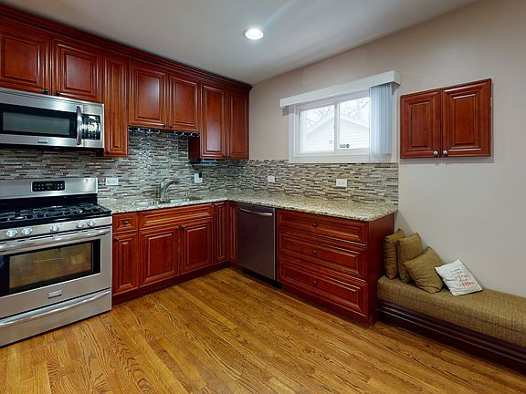5th image of 270 N Linden Ave