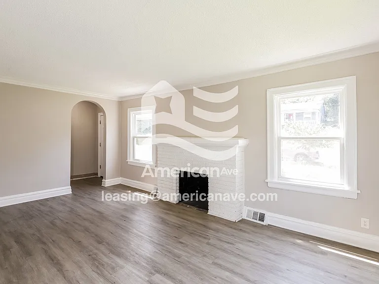 535691_003_living_room_4.jpg