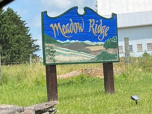 5 Middle Mountain Dr, Tunkhannock, PA 18657