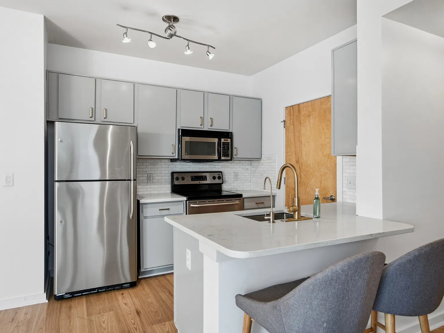 1 bed, 1.0 bath, 796 sqft, $1,775 — Photo 4