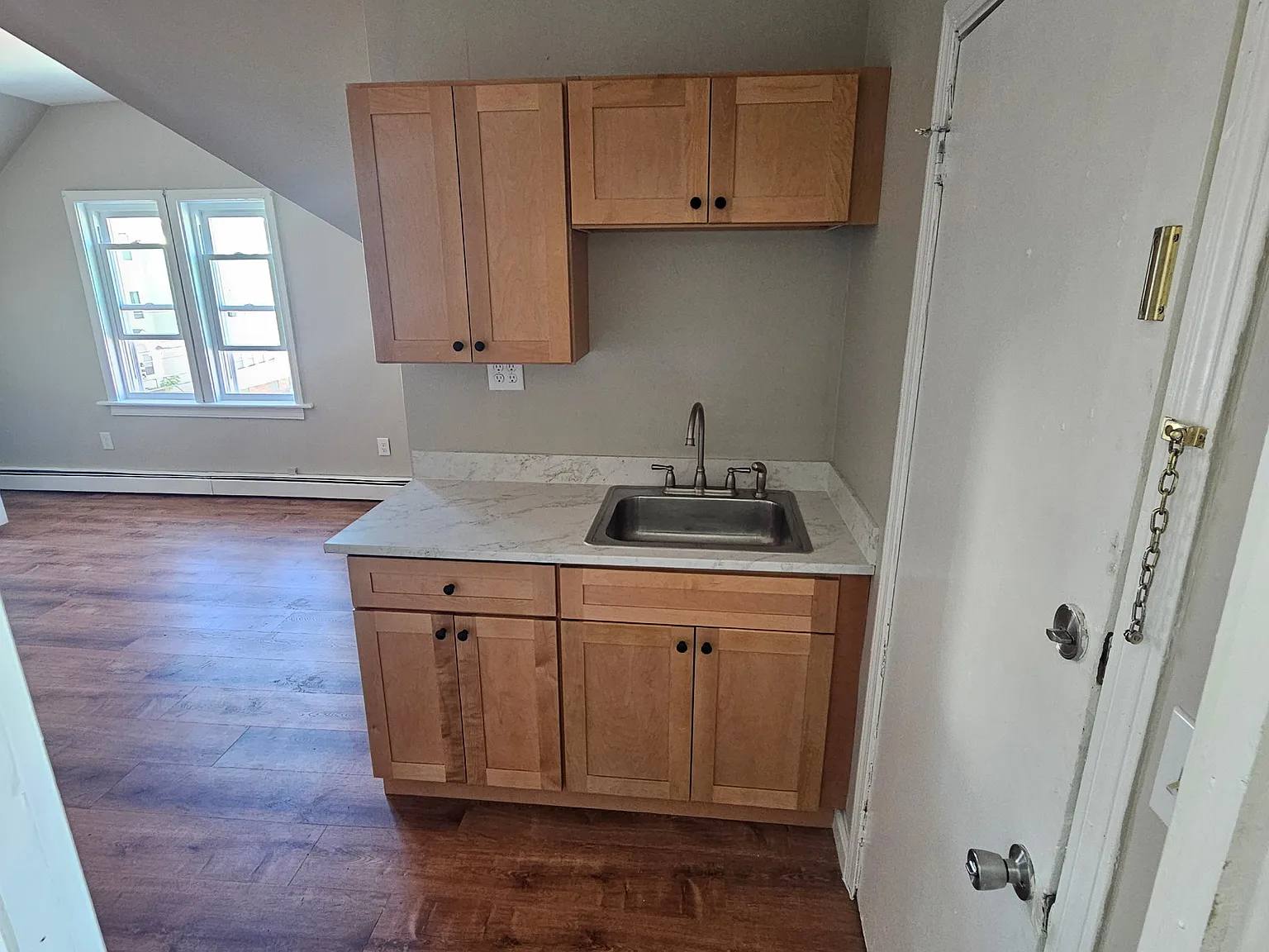 2 bed, 900 sqft, $1,700 — Photo 3