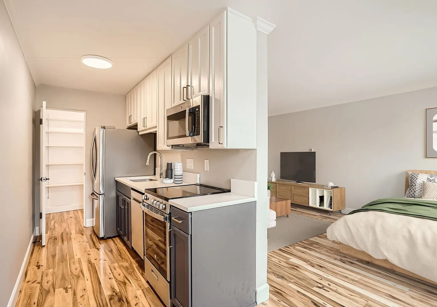 Charming Studio Condo in Platt Park — Photo 2