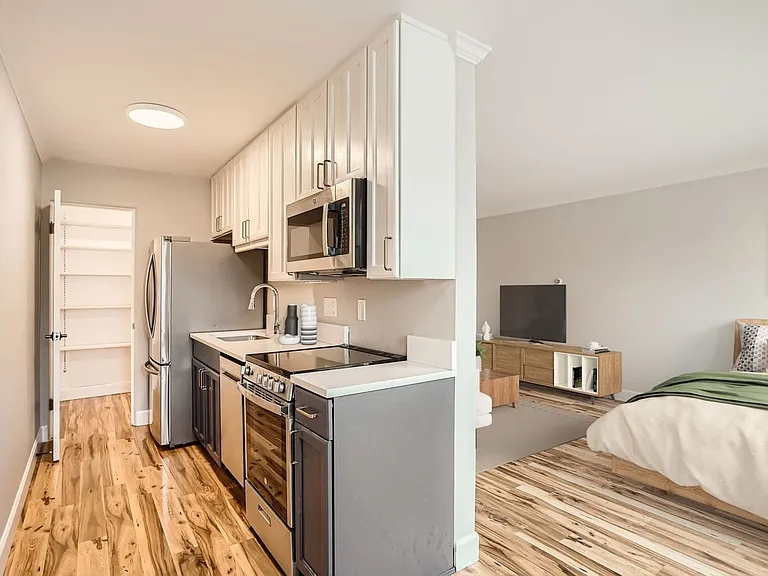 969 S Pearl St #204 — Photo 2