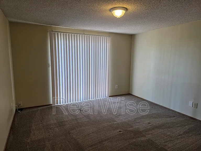 2022 E 6th St #1 — Photo 11