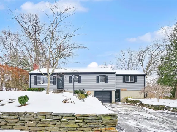 14 Briarcliff Dr, Feeding Hills, MA 01030