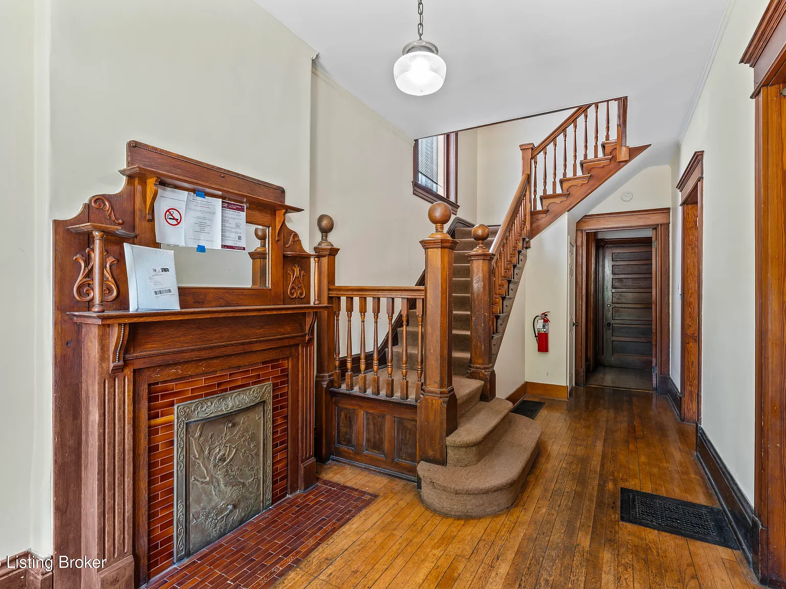 1 bed, 1.0 bath, 330 sqft, $850 — Photo 3