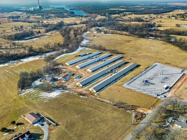 11013 Wpa Rd, Gentry, AR 72734