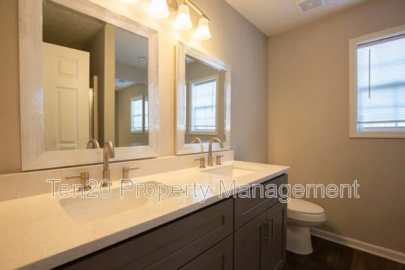 3 bed, 2.0 bath, 1458 sqft, $1,575 — Photo 4