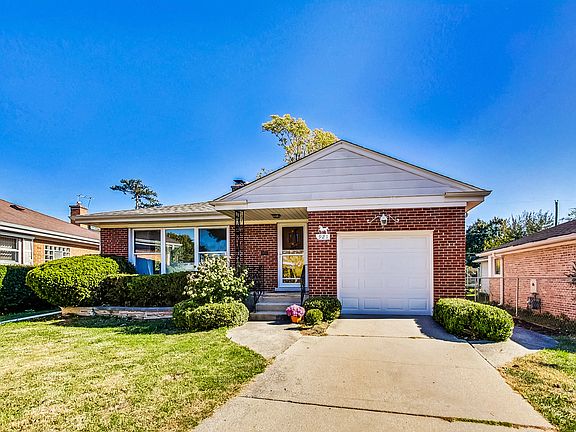 2nd image of 921 E Villa Dr
