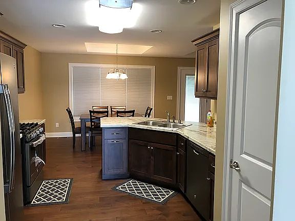 4th image of 305 Riggs Blvd