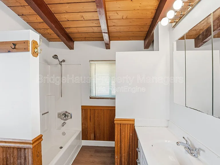 7562 Zemco Dr — Photo 26