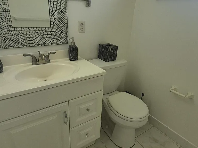 2805 Crosley Dr E #E — Photo 10