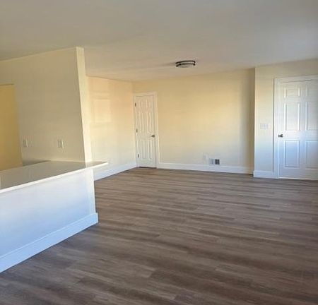 5th image of 620 Jackson Ave