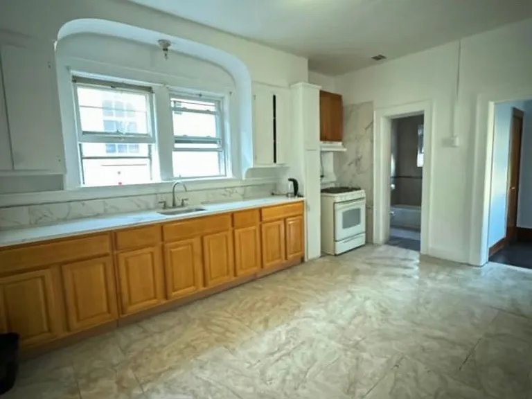 376 River Dr #2 — Photo 4